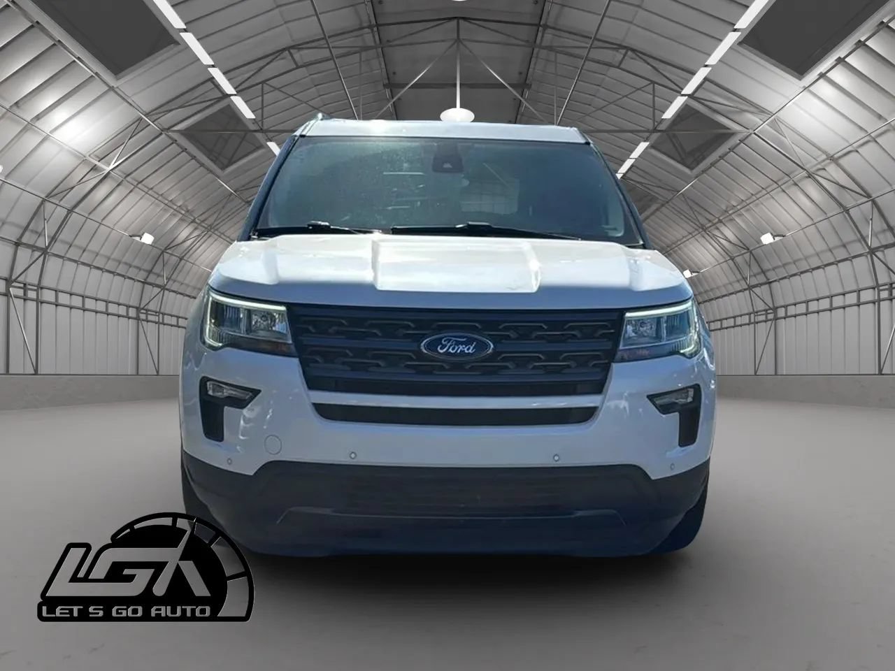 Used 2018 Ford Explorer XLT AWD/4WD image 2