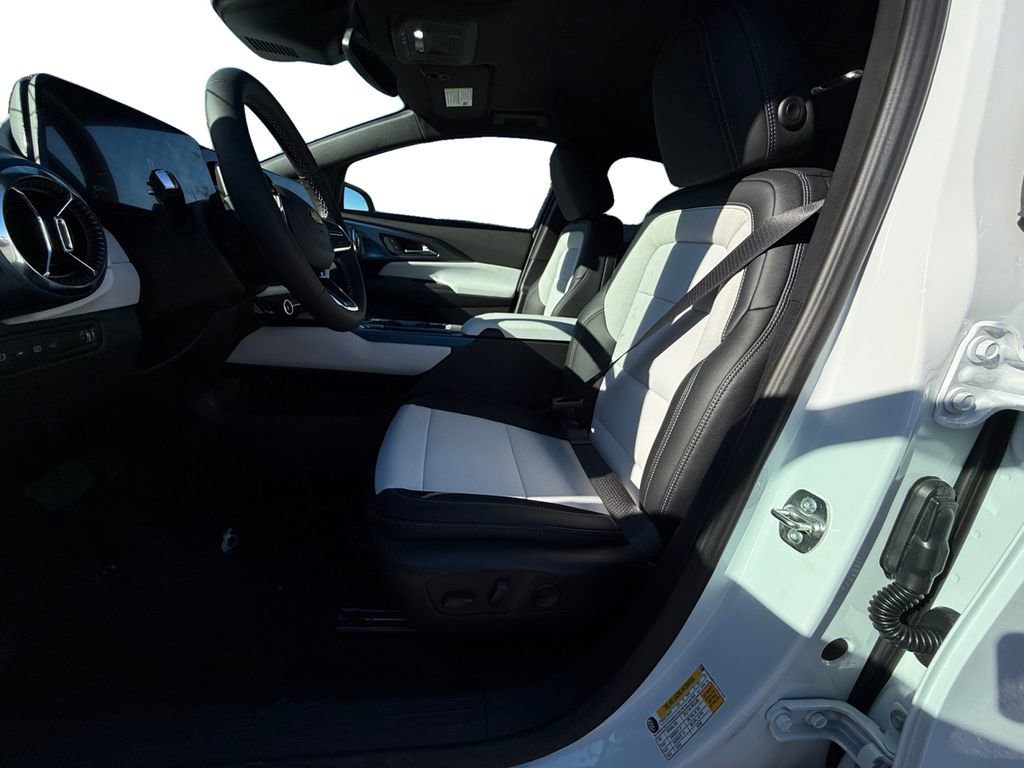 New 2026 Chevrolet Equinox EV LT image 9