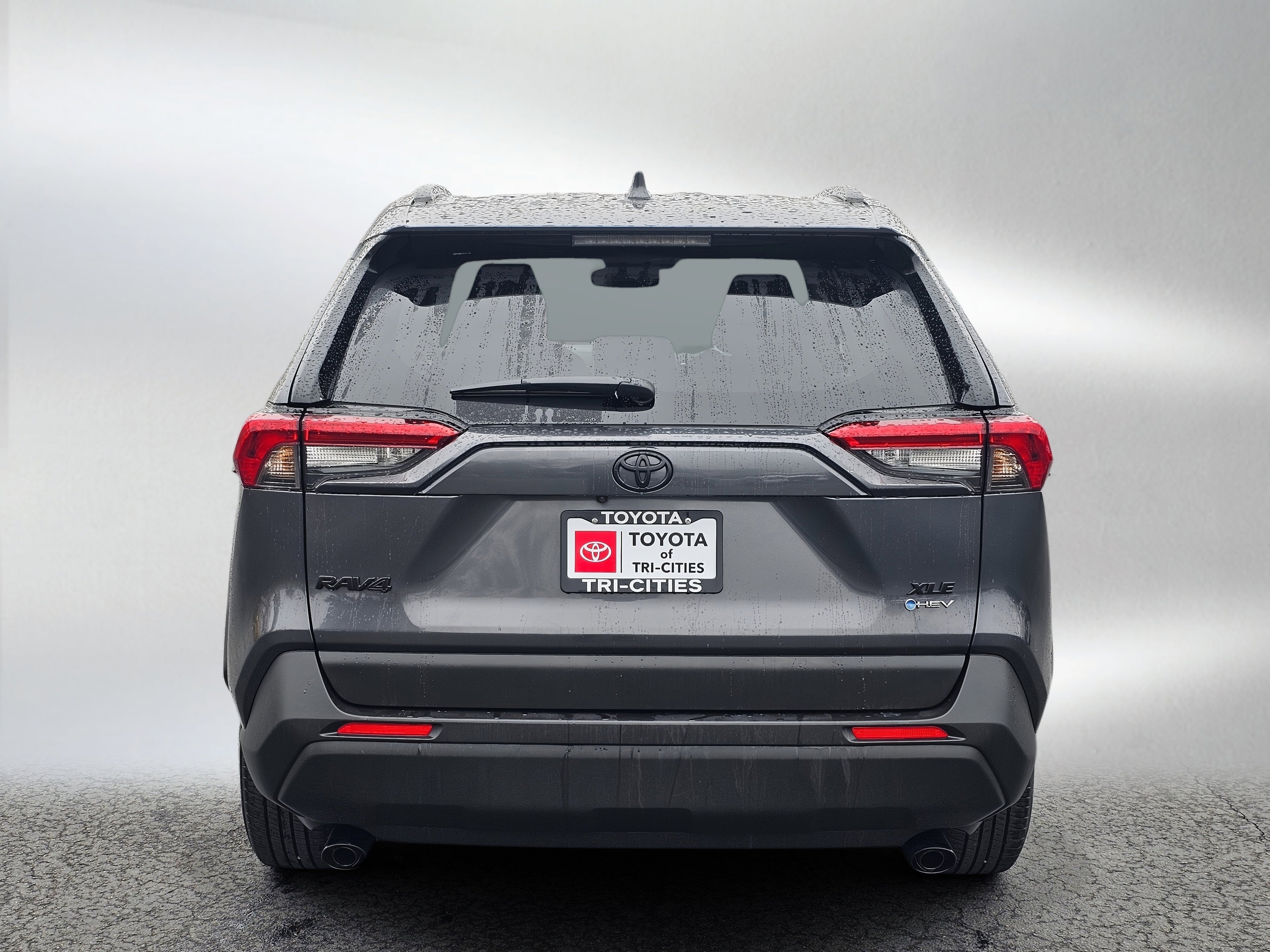 Used 2025 Toyota RAV4 XLE w/ Convenience Package image 4