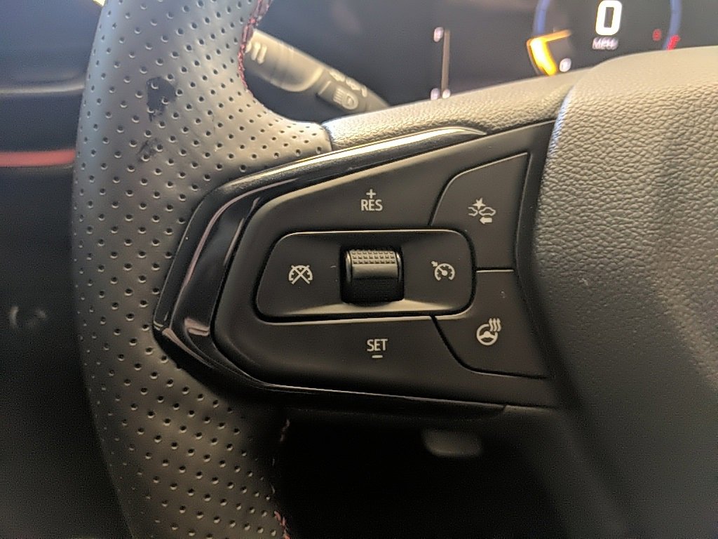 Used 2025 Chevrolet TrailBlazer RS w/ Driver Confidence Package image 14