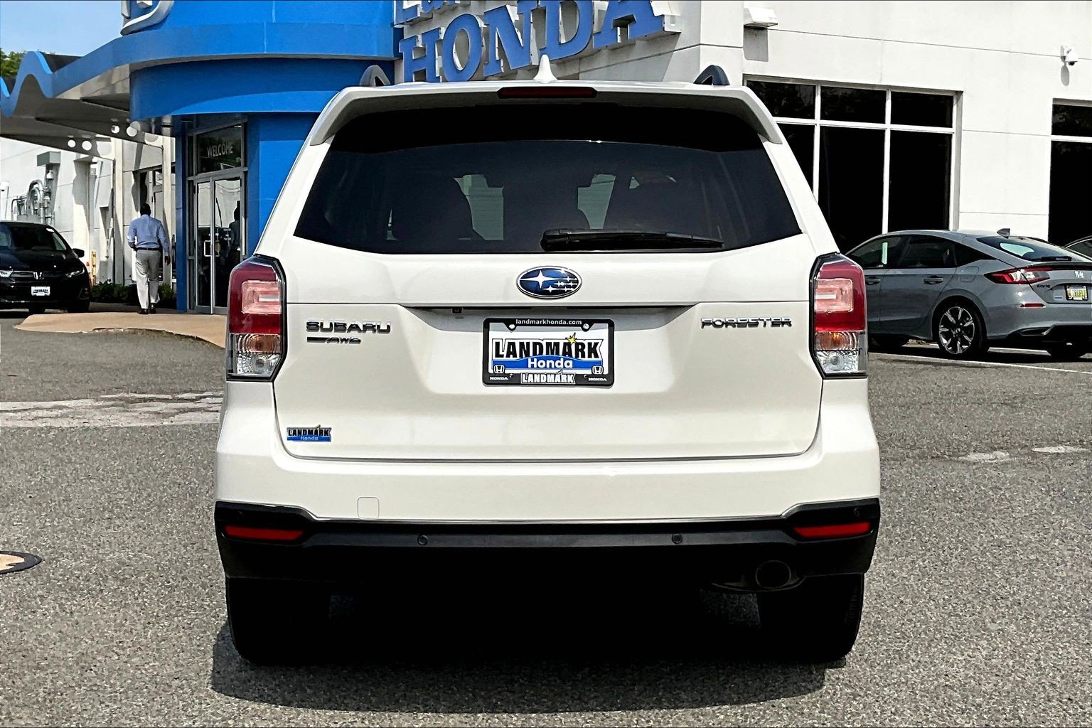 Used 2018 Subaru Forester 2.5i Touring AWD/4WD image 4