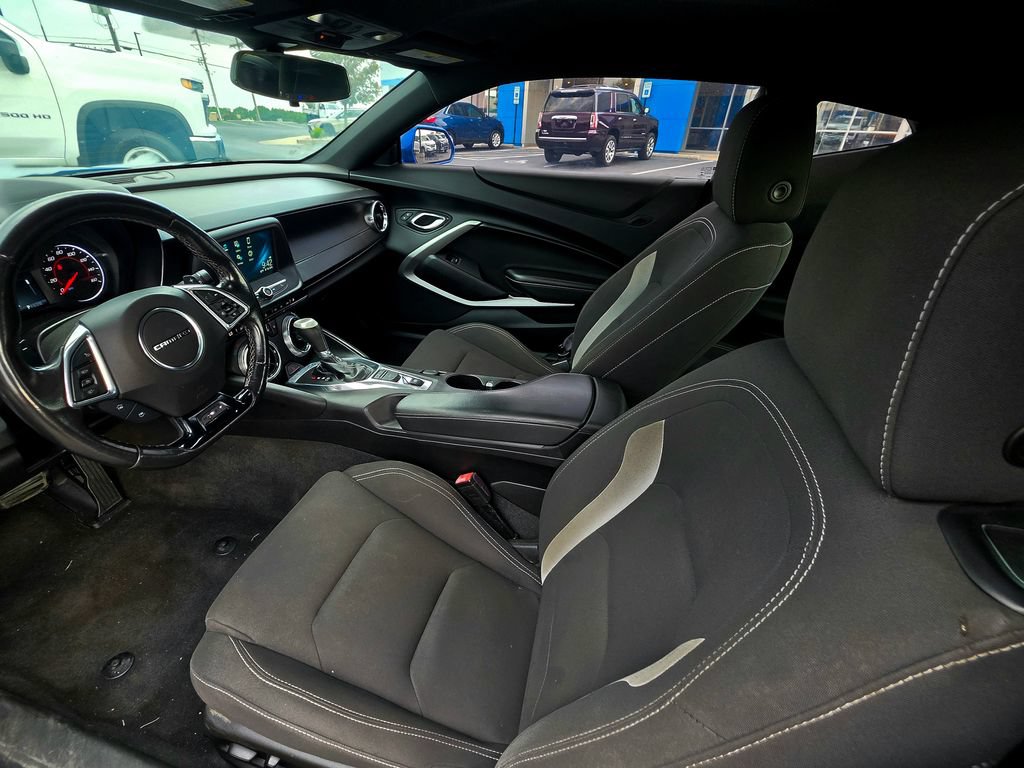 Used 2017 Chevrolet Camaro LT RWD image 38