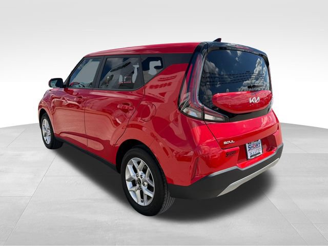 Used 2025 Kia Soul LX w/ LX Technology Package FWD image 7