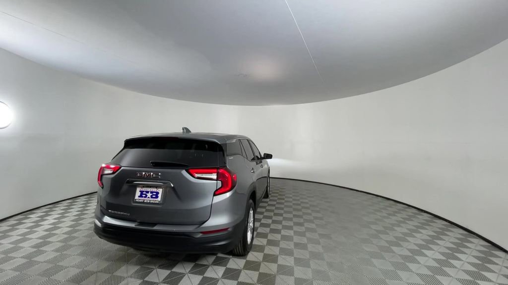 Used 2023 GMC Terrain SLE FWD image 8