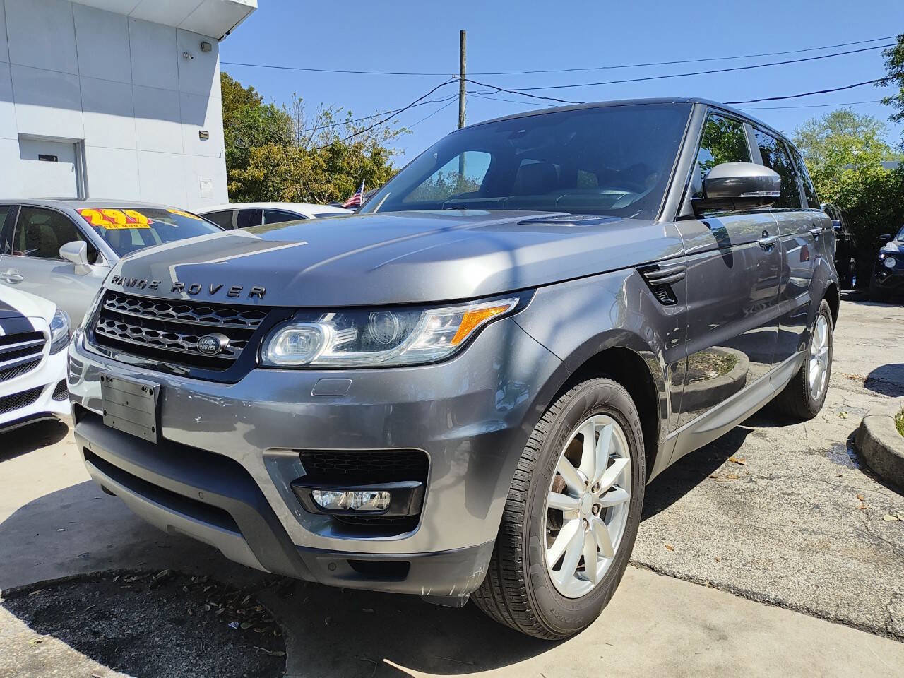 Used 2015 Land Rover Range Rover Sport SE image 3