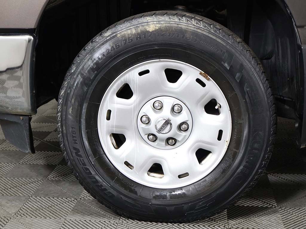 Used 2017 Nissan Titan SV image 18