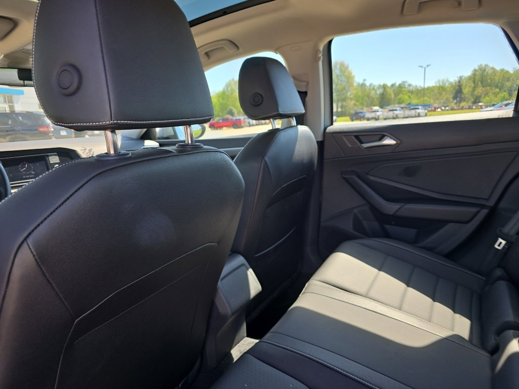 Used 2024 Volkswagen Jetta SE w/ Panoramic Sunroof Package FWD image 10