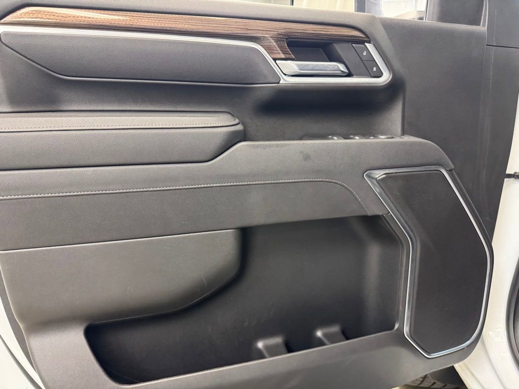 Used 2025 Chevrolet Silverado 2500 LT image 9