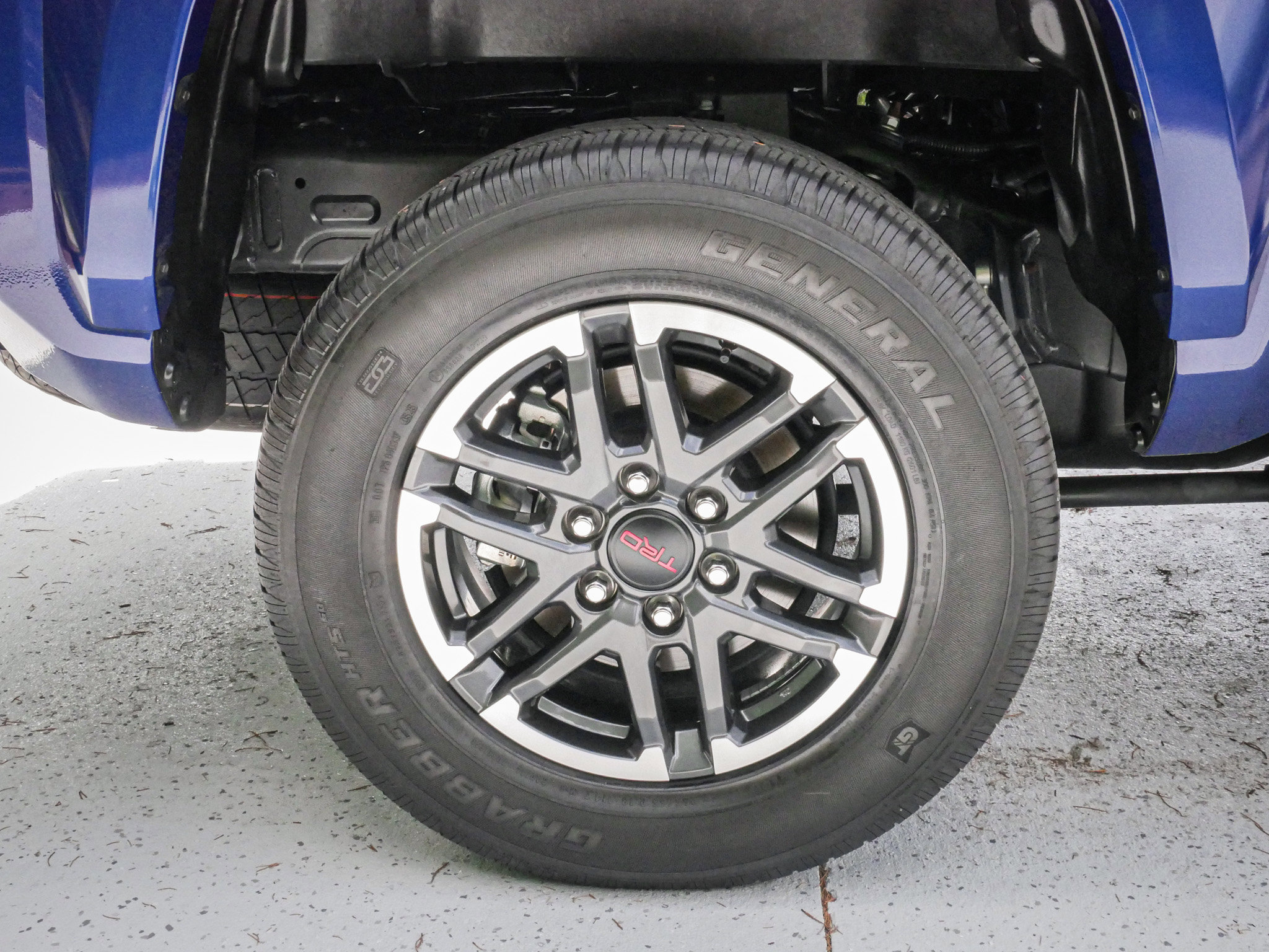 Used 2025 Toyota Tacoma TRD Sport AWD/4WD image 13