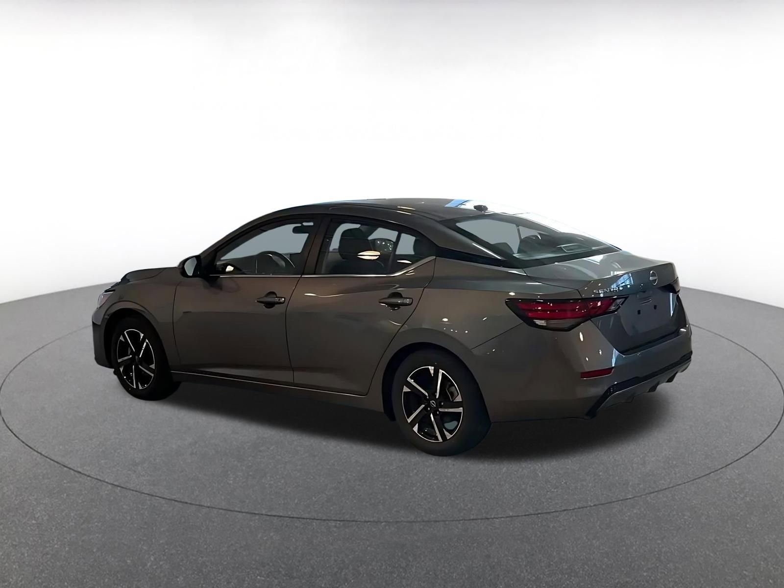 Used 2025 Nissan Sentra SV image 10