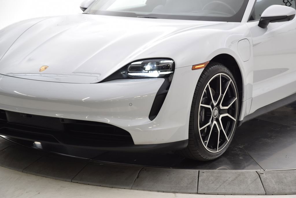 Used 2023 Porsche Taycan RWD image 11