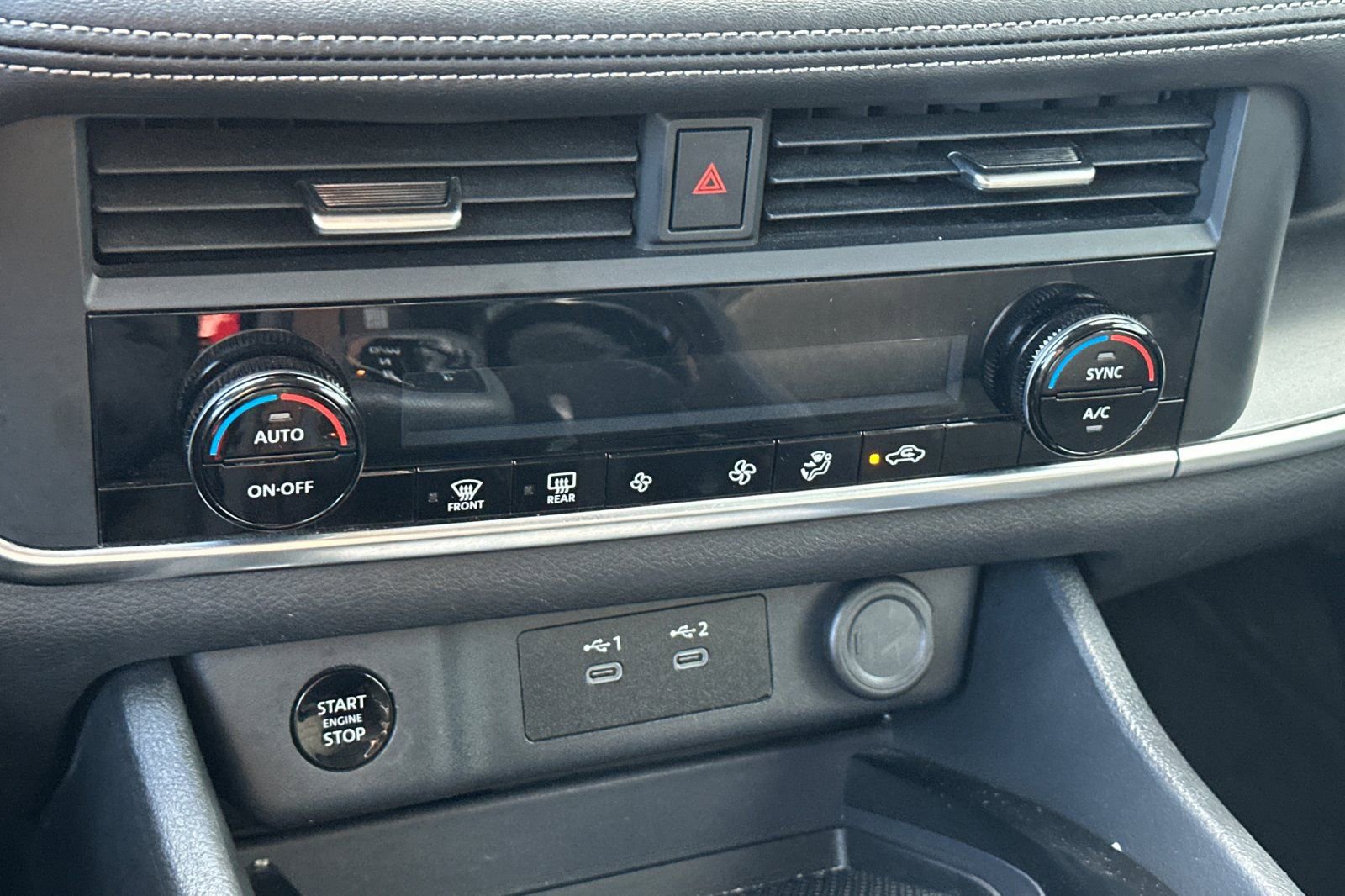 Used 2024 Nissan Rogue SV image 23