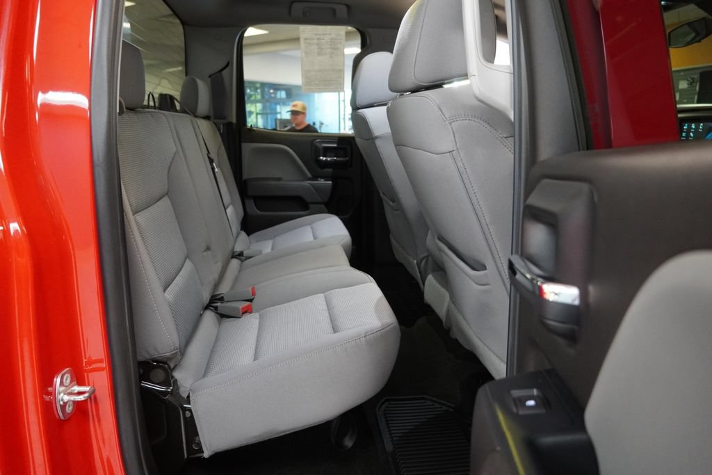 Used 2017 Chevrolet Silverado 1500 Custom w/ Custom Convenience Package AWD/4WD image 28
