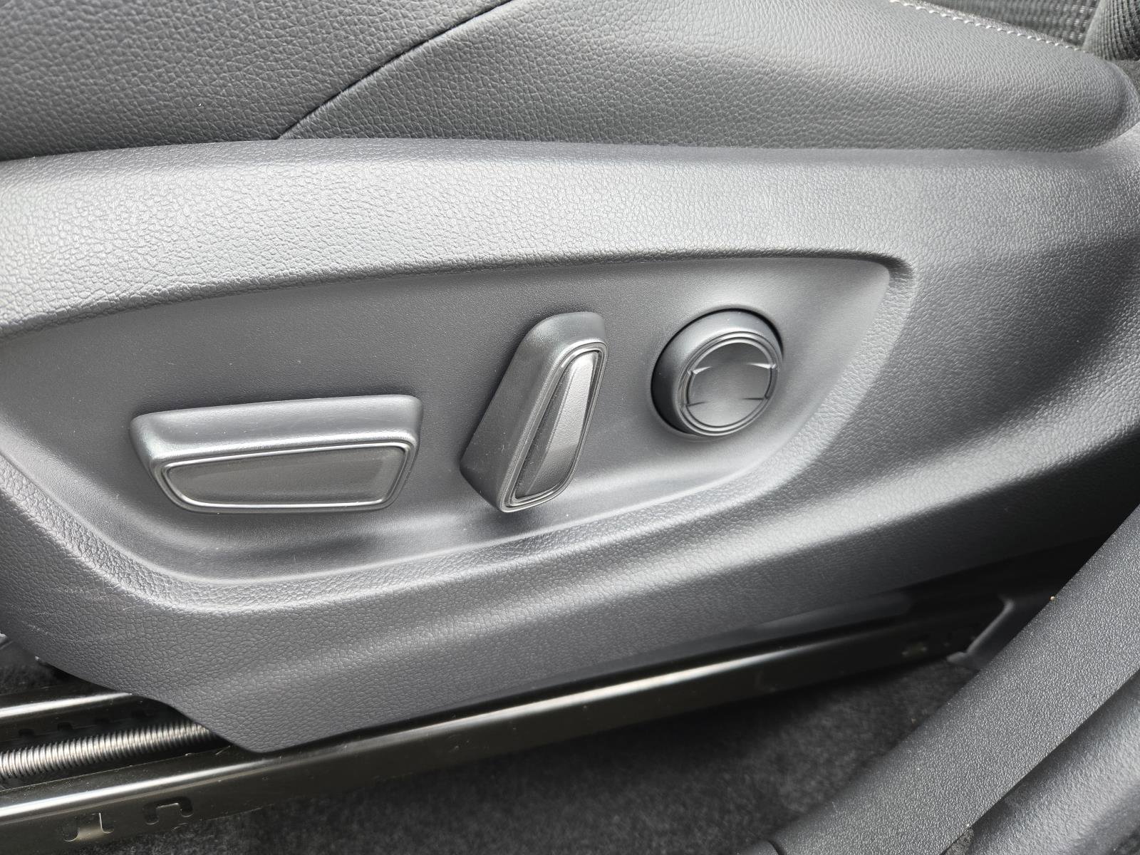 Used 2024 Toyota bZ4X FWD image 22