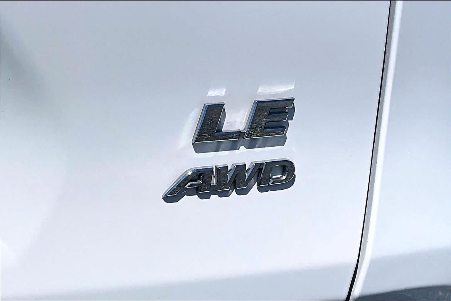 Certified 2023 Toyota RAV4 LE AWD/4WD image 18