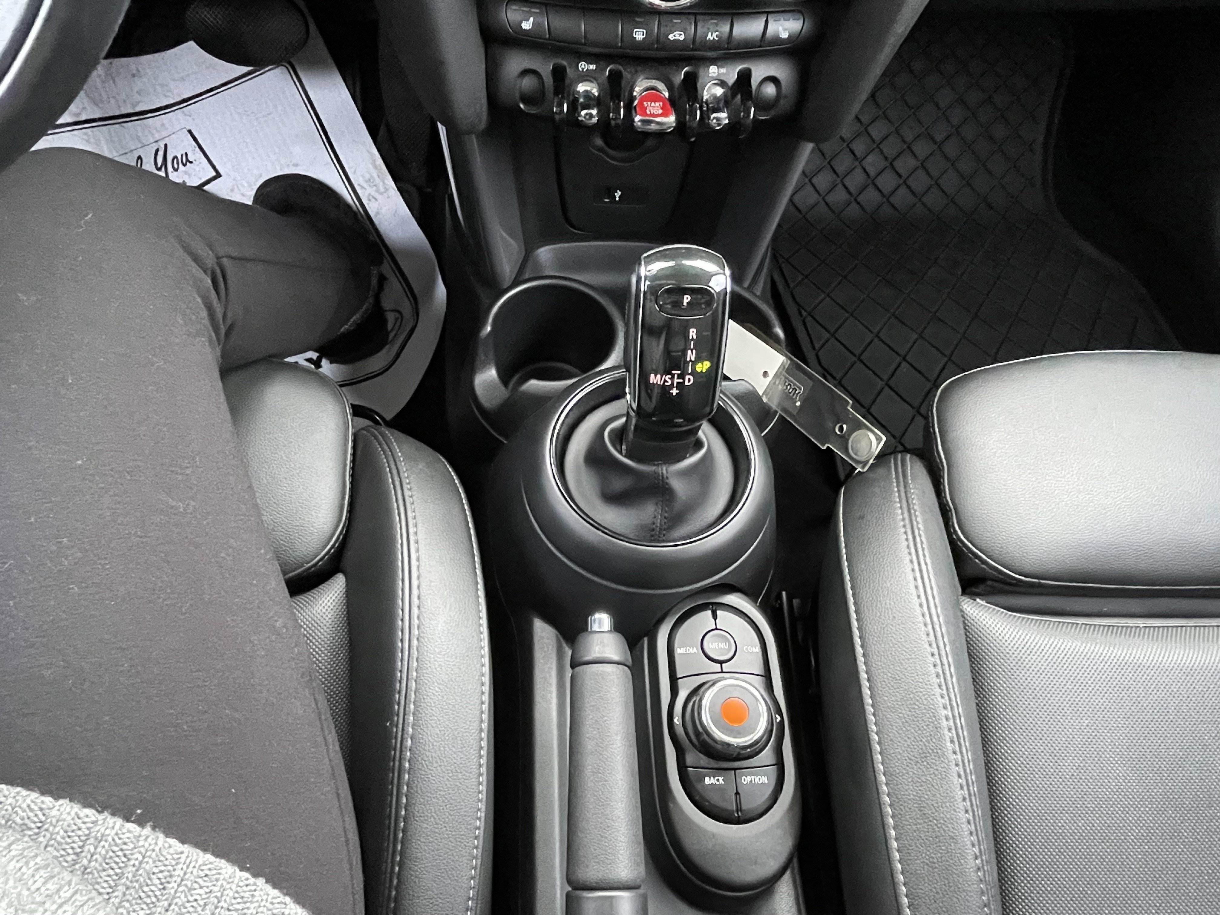 Used 2020 MINI Cooper 4-Door Hardtop w/ Storage Package image 22