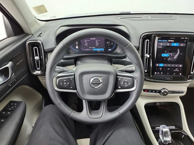 Used 2024 Volvo XC40 B5 Plus w/ Protection Package Premier AWD/4WD image 21