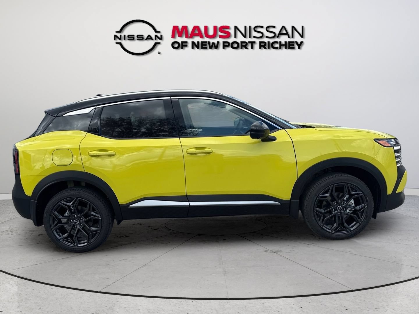 New 2026 Nissan Kicks SR w/ SR Premium Package FWD image 9