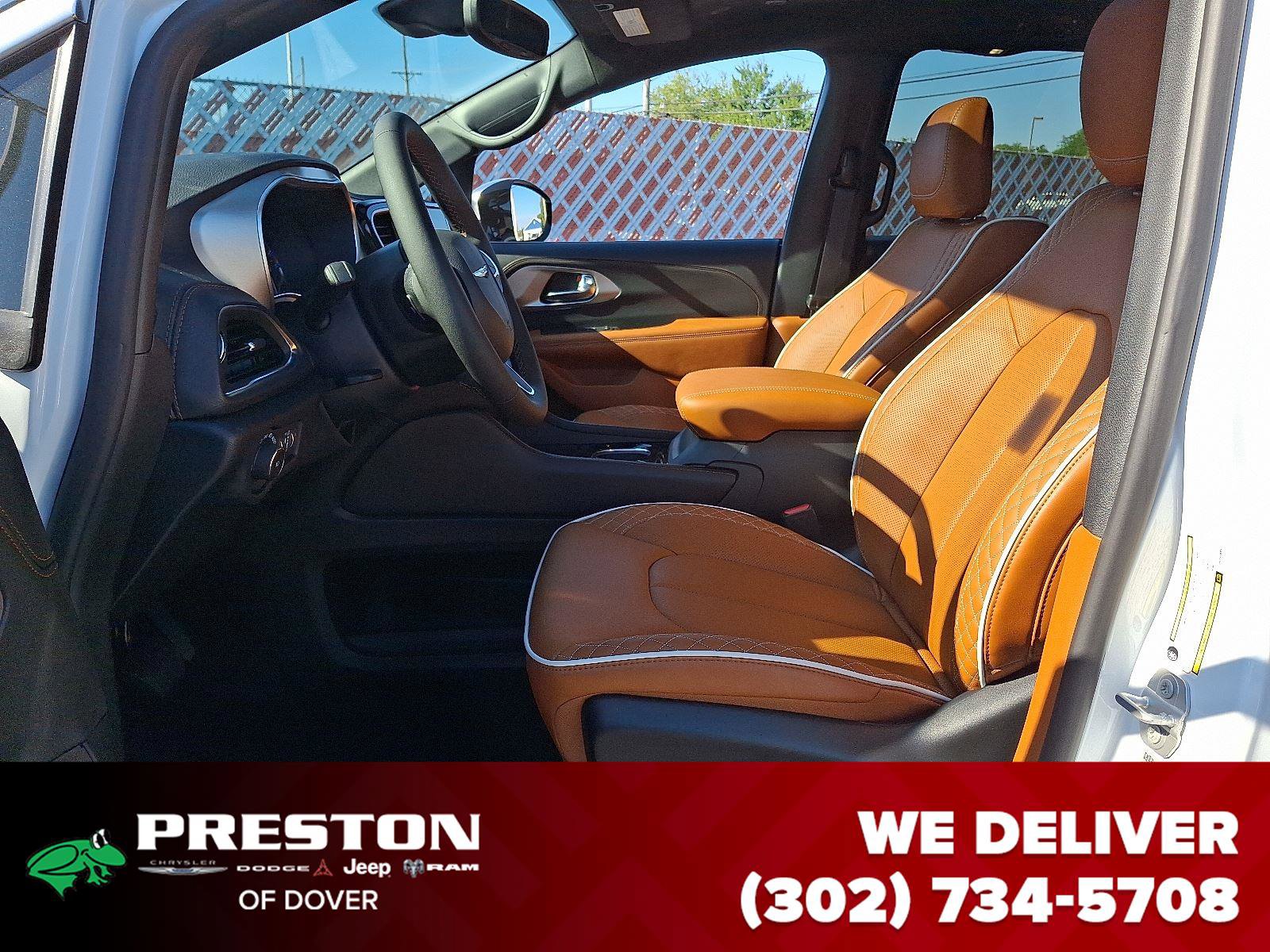 New 2026 Chrysler Pacifica Pinnacle w/ Trailer Tow Group image 15