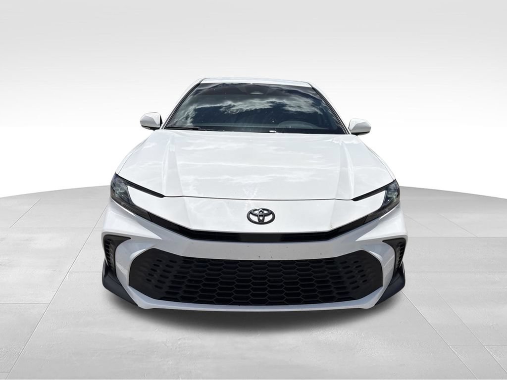 Used 2025 Toyota Camry SE FWD image 9