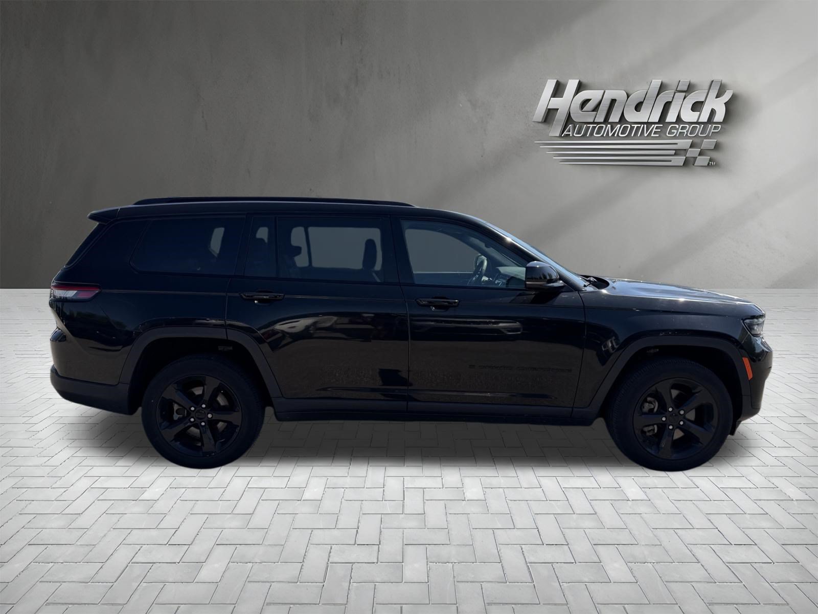 Used 2023 Jeep Grand Cherokee L Laredo AWD/4WD image 10