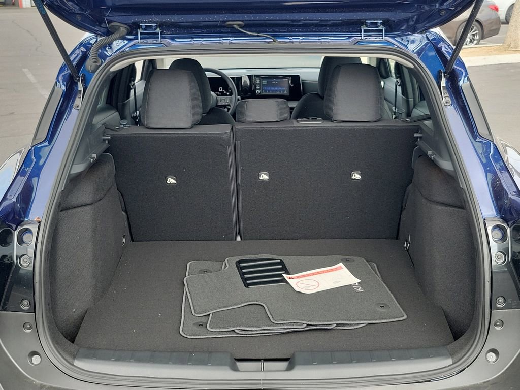 New 2025 Nissan Kicks S image 17