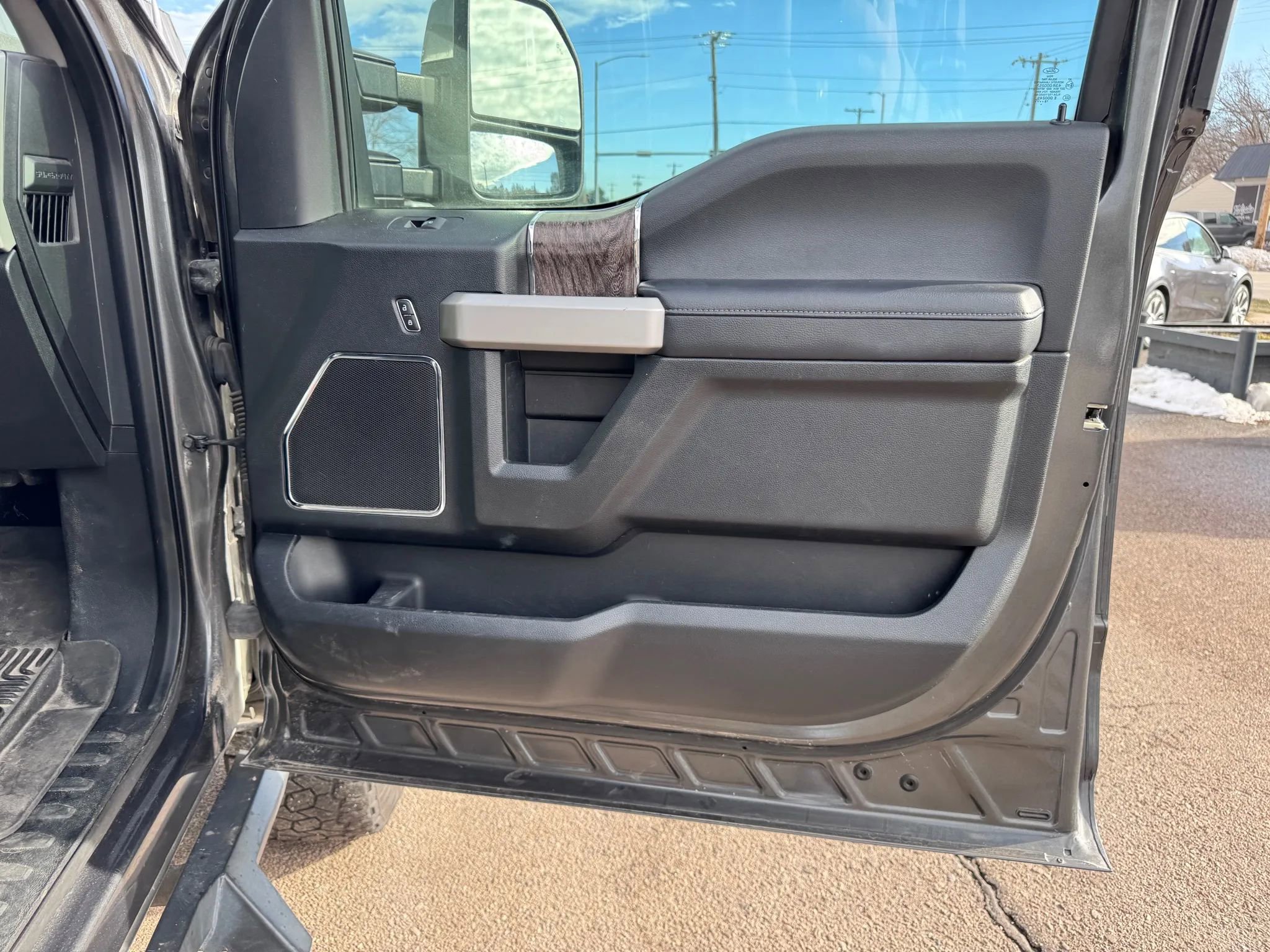 Used 2019 Ford F250 Lariat w/ Lariat Ultimate Package image 16