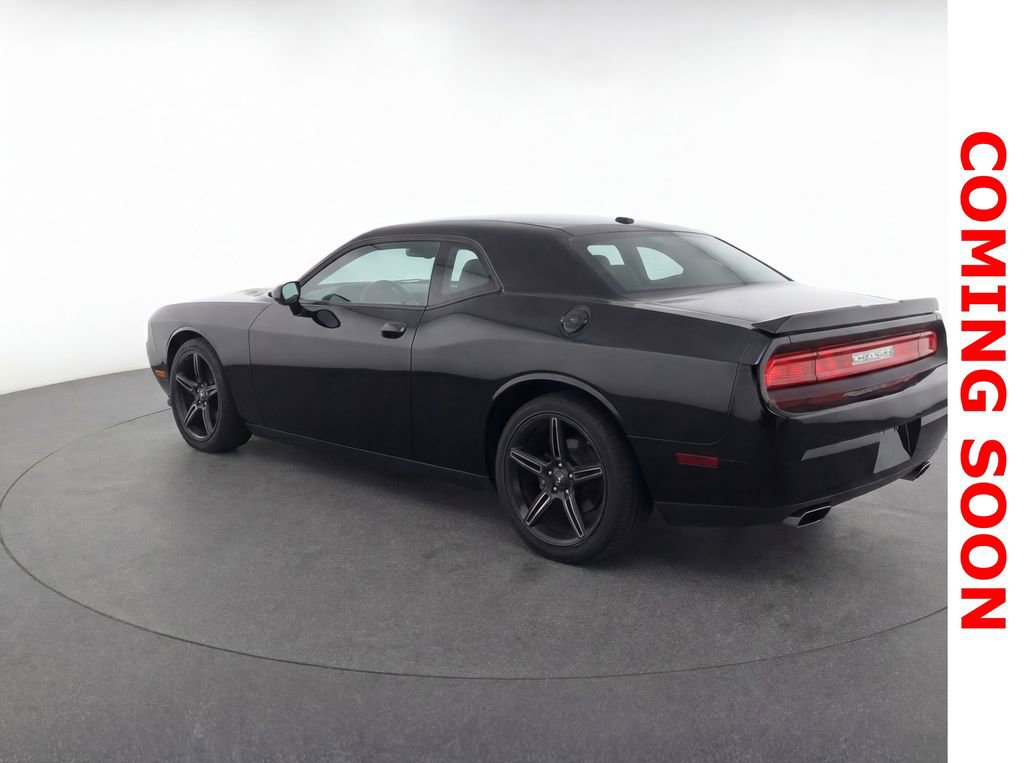 Used 2013 Dodge Challenger SXT RWD image 4