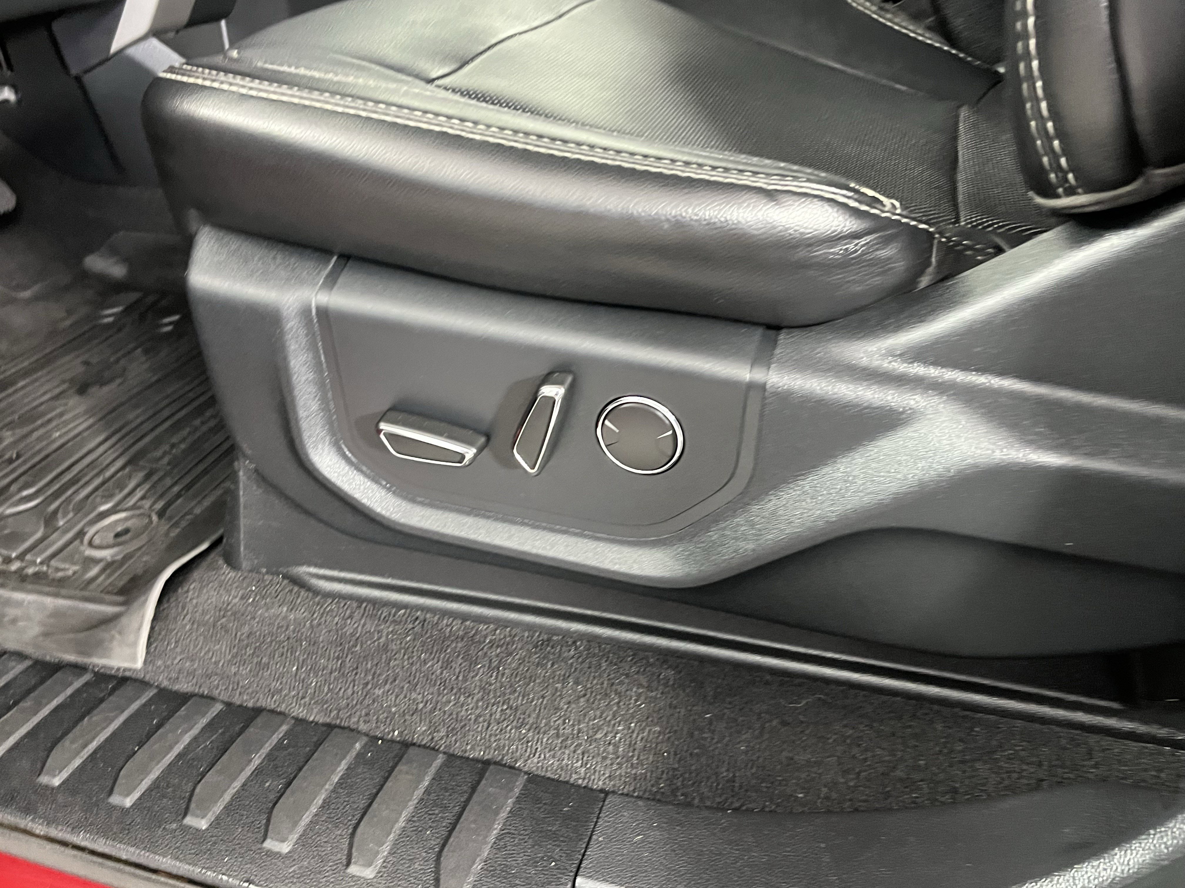 Used 2019 Ford F350 Lariat image 15