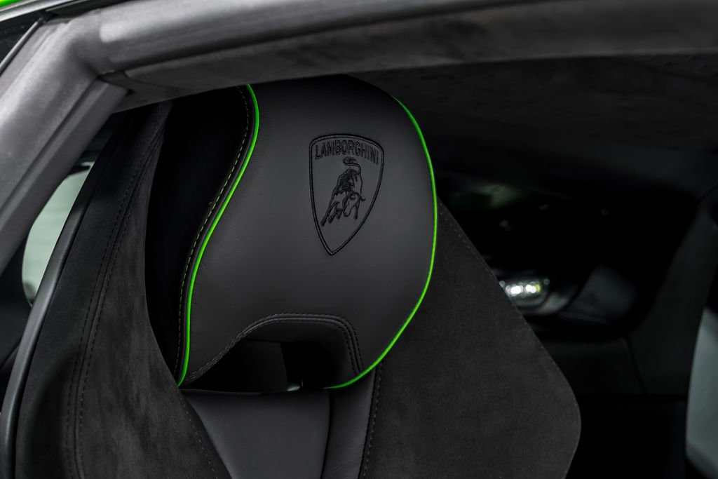 Used 2022 Lamborghini Huracan EVO RWD image 36