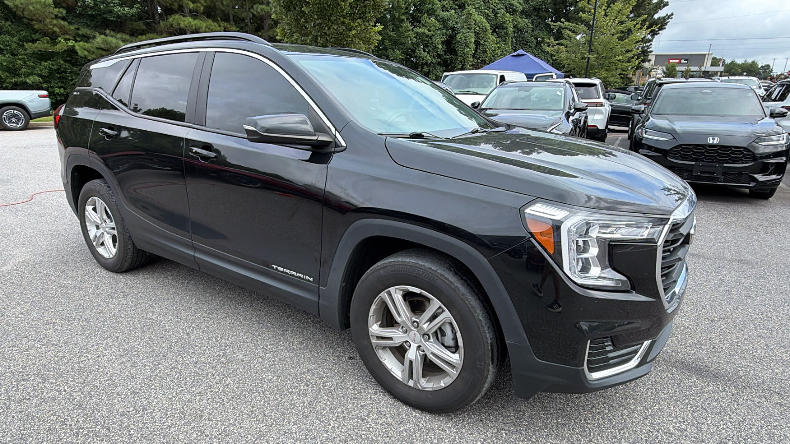 Used 2022 GMC Terrain SLE w/ Driver Convenience Package AWD/4WD image 5