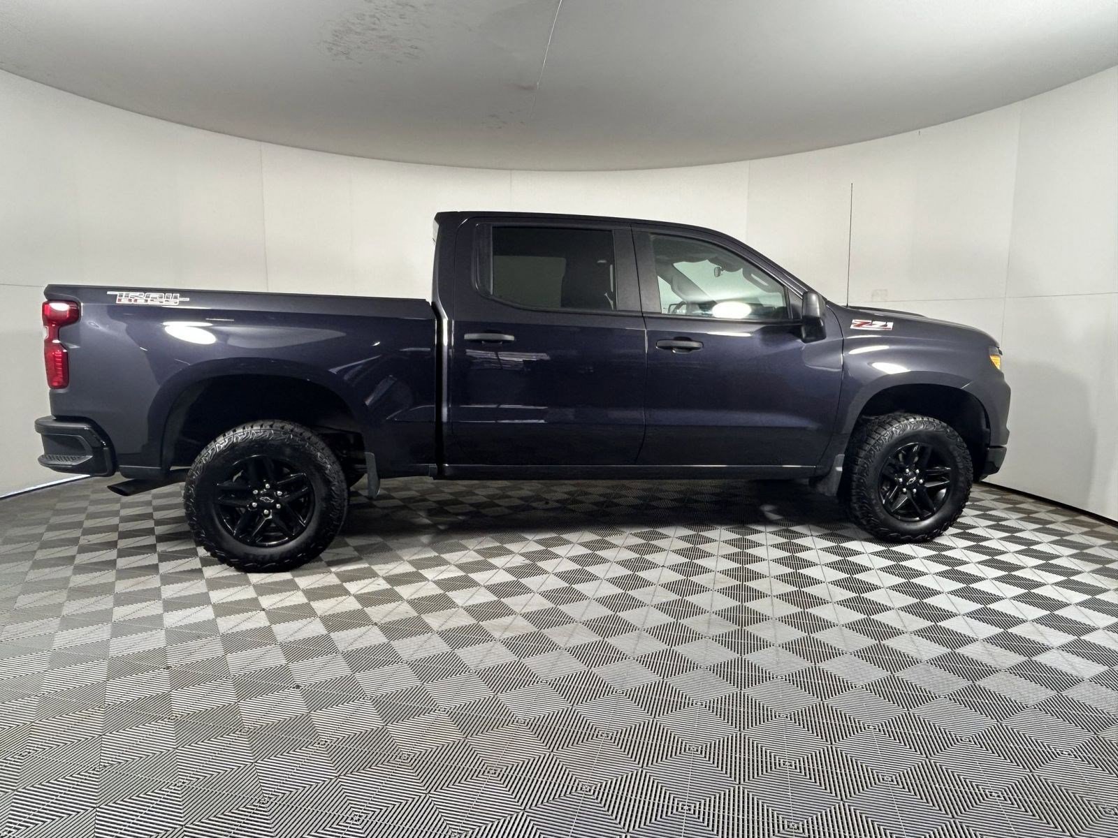 Used 2024 Chevrolet Silverado 1500 Custom Trail Boss AWD/4WD image 10