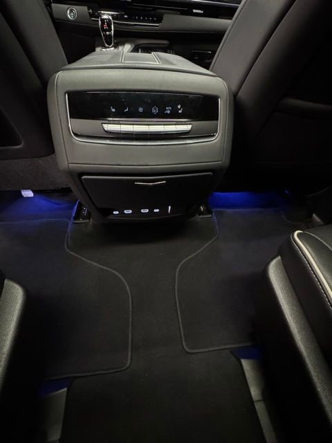 Used 2021 Cadillac Escalade ESV Sport w/ Driver Assist Tech Package AWD/4WD image 19