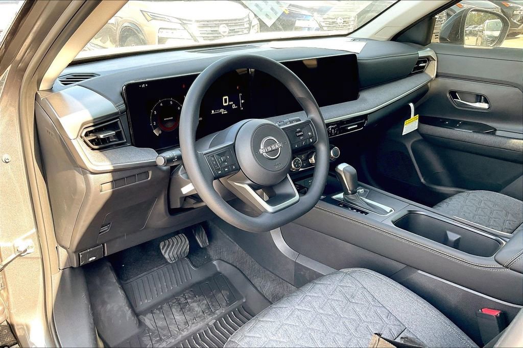 Used 2025 Nissan Kicks SV AWD/4WD image 9
