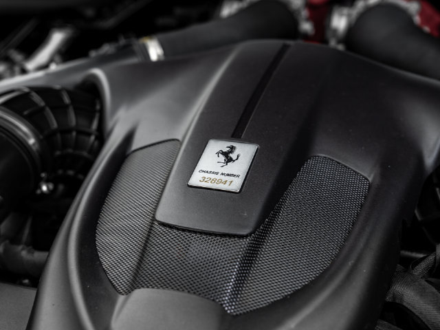 Used 2026 Ferrari Roma Spider RWD image 31