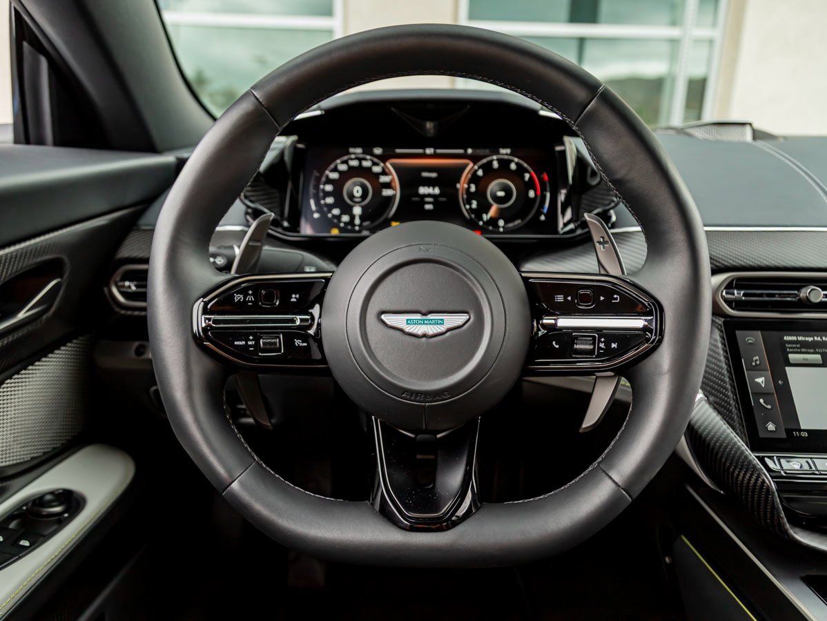 Used 2025 Aston Martin Vanquish image 11