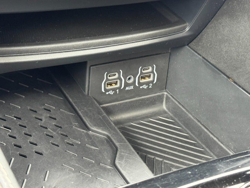 Used 2025 Chrysler Pacifica Limited FWD image 25