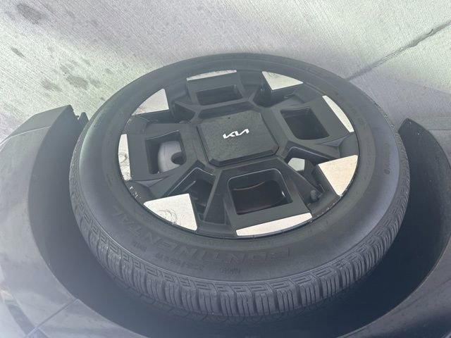 Used 2026 Kia Carnival EX image 34