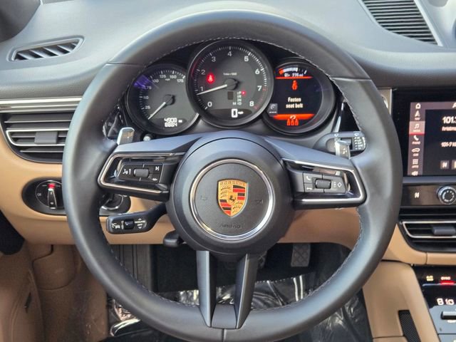 Used 2025 Porsche Macan image 15
