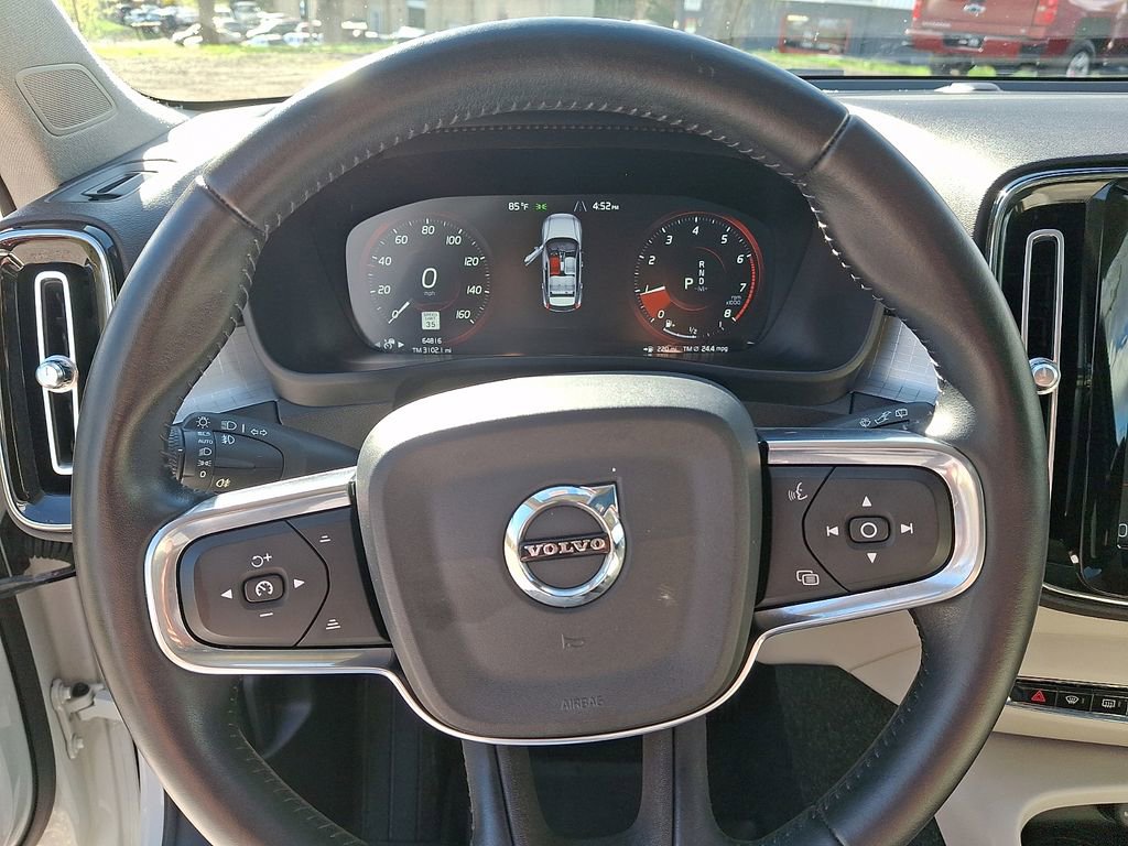 Used 2019 Volvo XC40 T5 Momentum image 20