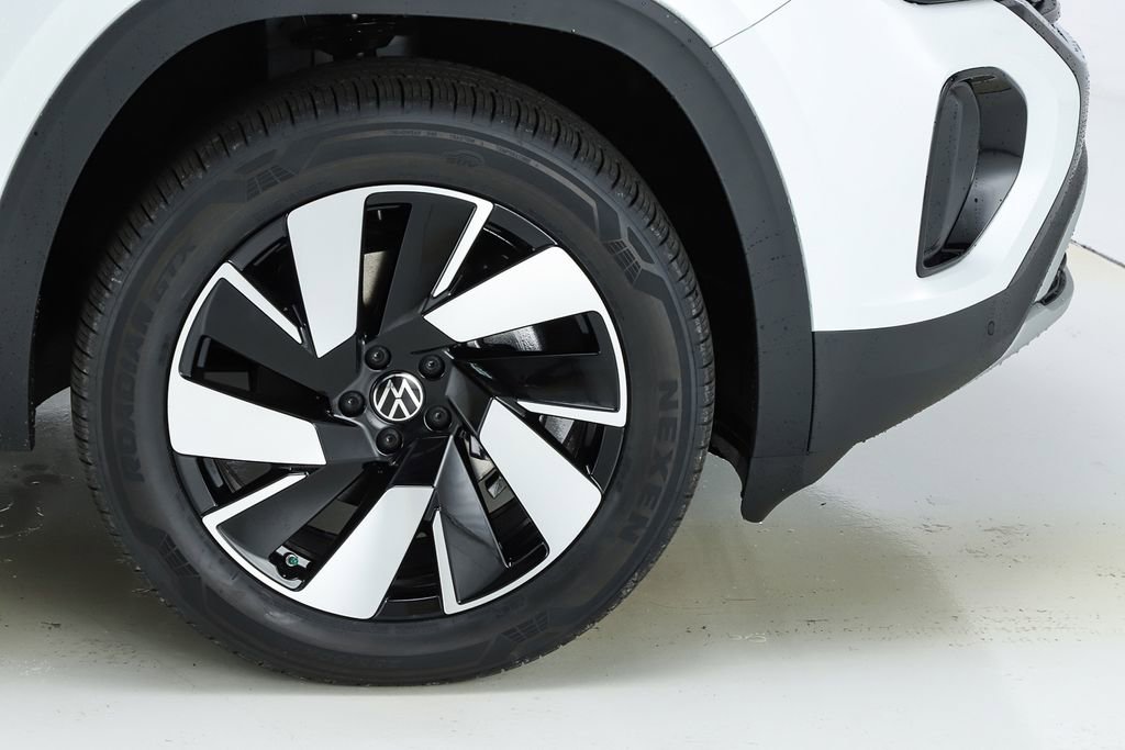 New 2026 Volkswagen Atlas Cross Sport SE image 14