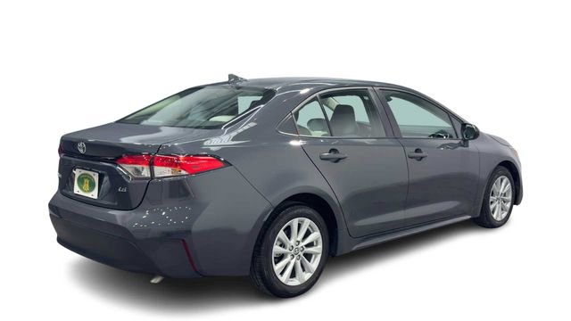 Used 2025 Toyota Corolla LE w/ LE Premium Package FWD image 2