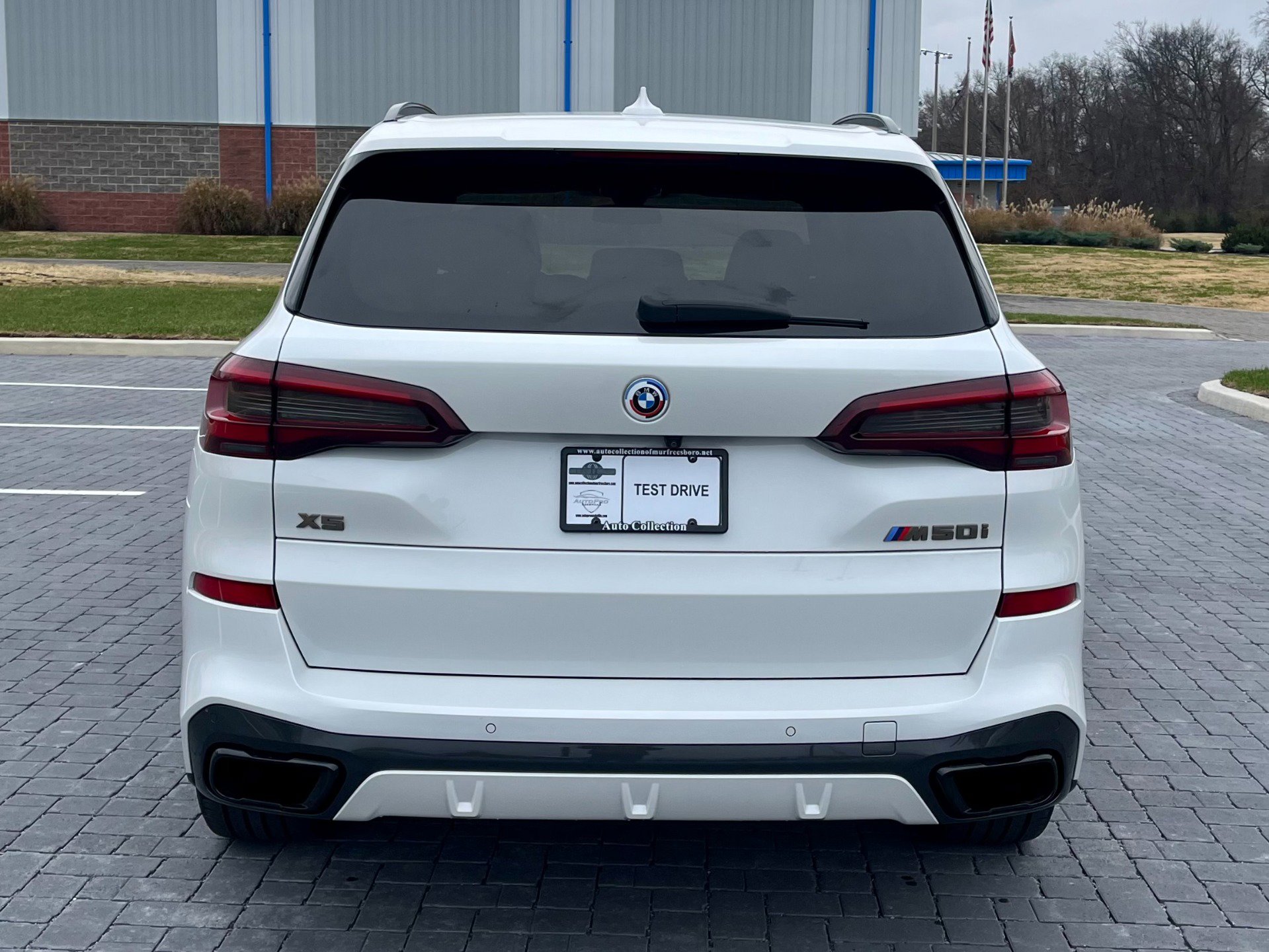 Used 2022 BMW X5 M50i w/ Executive Package image 5