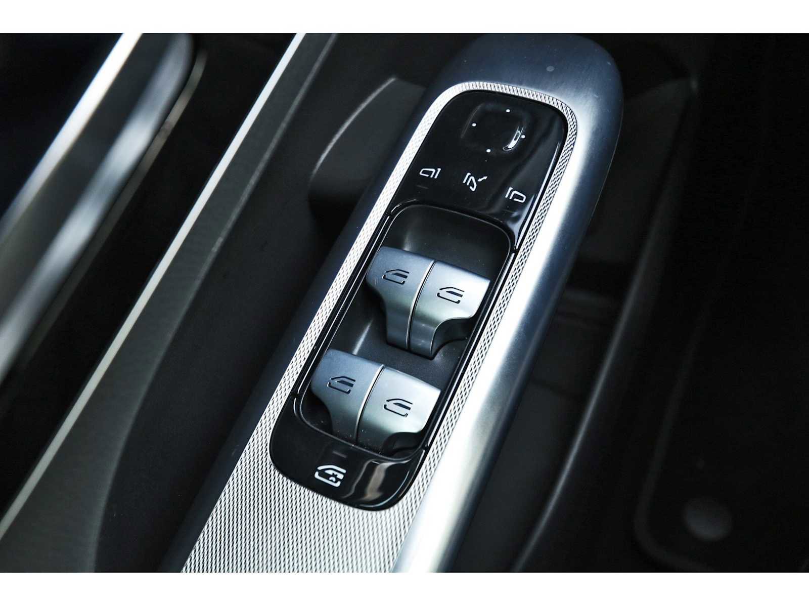 Used 2025 Mercedes-Benz GLC 300 image 20