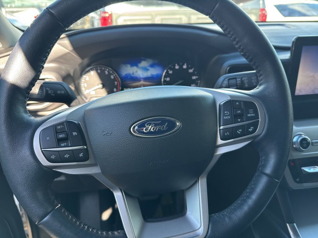 Certified 2022 Ford Explorer XLT w/ Equipment Group 202A image 10