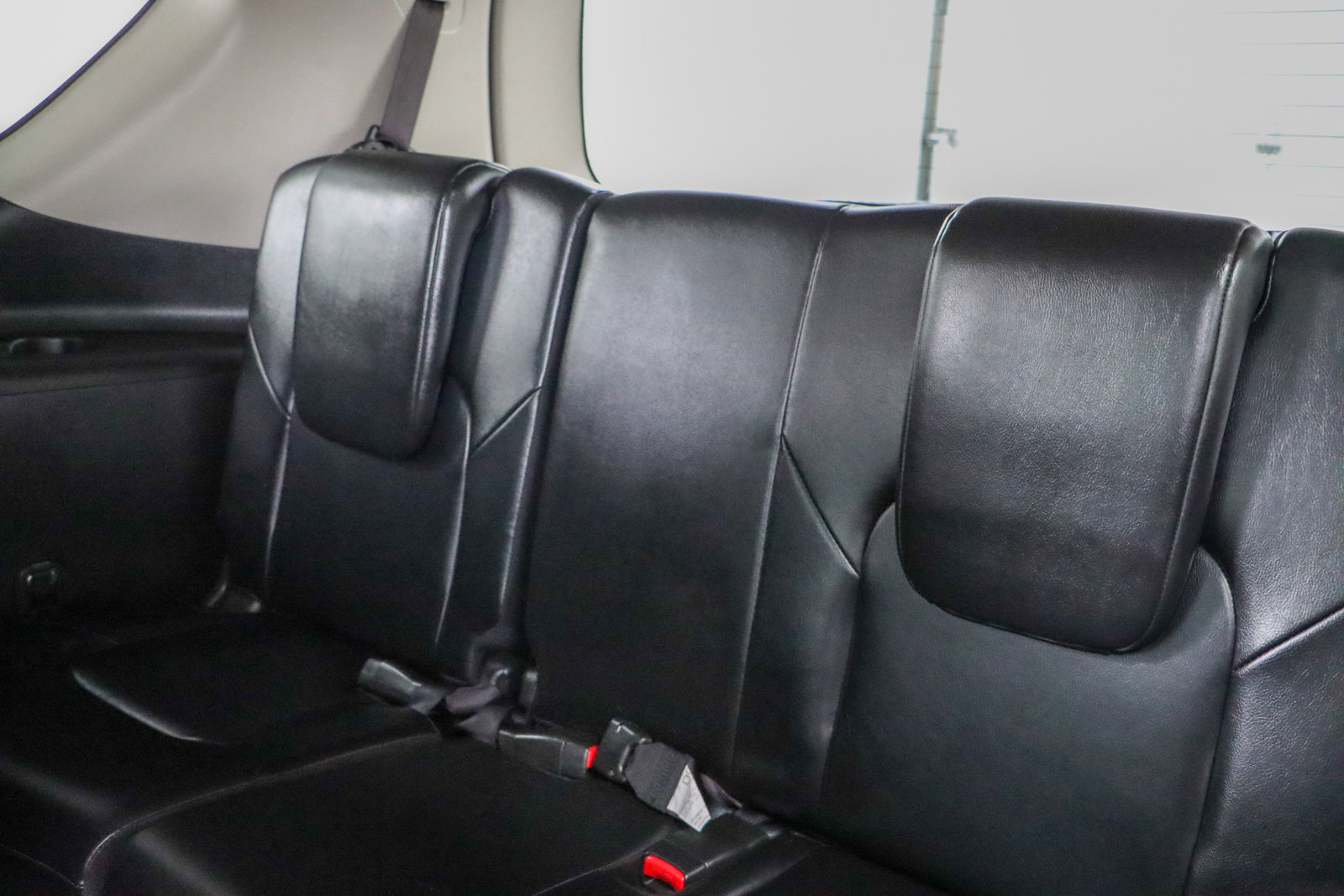 Used 2024 Nissan Armada SL w/ Captain's Chairs Package image 27