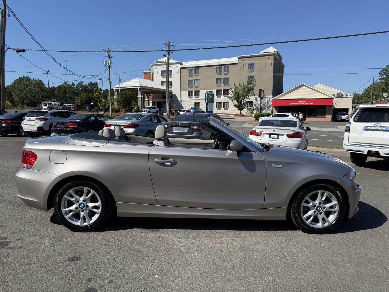 Used 2009 BMW 128i Convertible RWD image 9