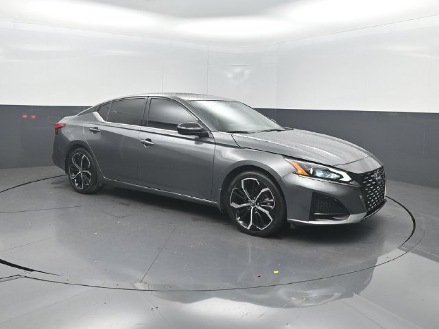 Used 2023 Nissan Altima 2.5 SR w/ SR Premium Package FWD image 30