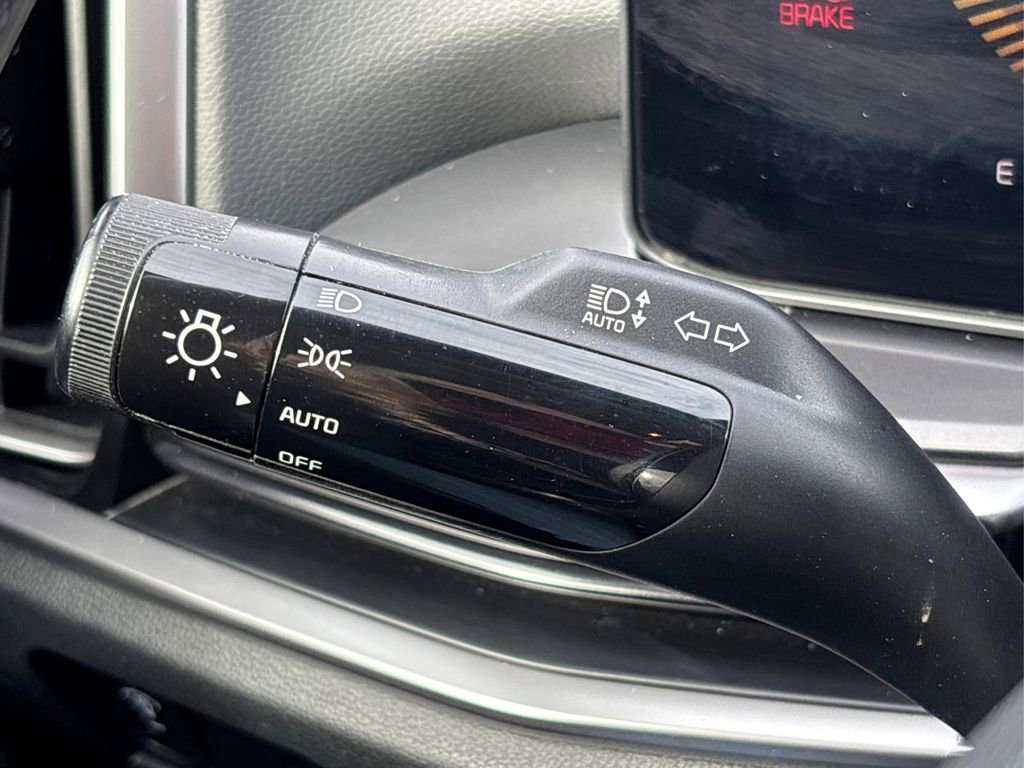 Used 2025 Kia Sorento S image 21