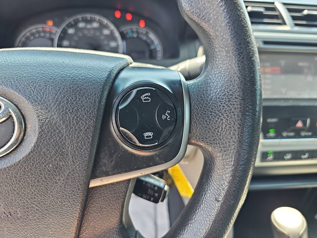 Used 2014 Toyota Camry LE FWD image 19